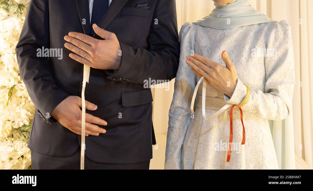 impegno islamico proporre e promessa tradizionale Foto Stock