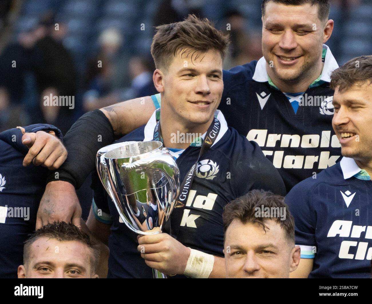 Edimburgo, Regno Unito. 1 febbraio 2024. 13) Huw Jones in azione durante la partita di rugby Scozia contro Italia 6 Nations al Murrayfield Stadium di Edimburgo, Scozia Edimburgo, Scozia, 1 febbraio 2025, (Sam Wardle/SPP) credito: SPP Sport Press Photo. /Alamy Live News Foto Stock