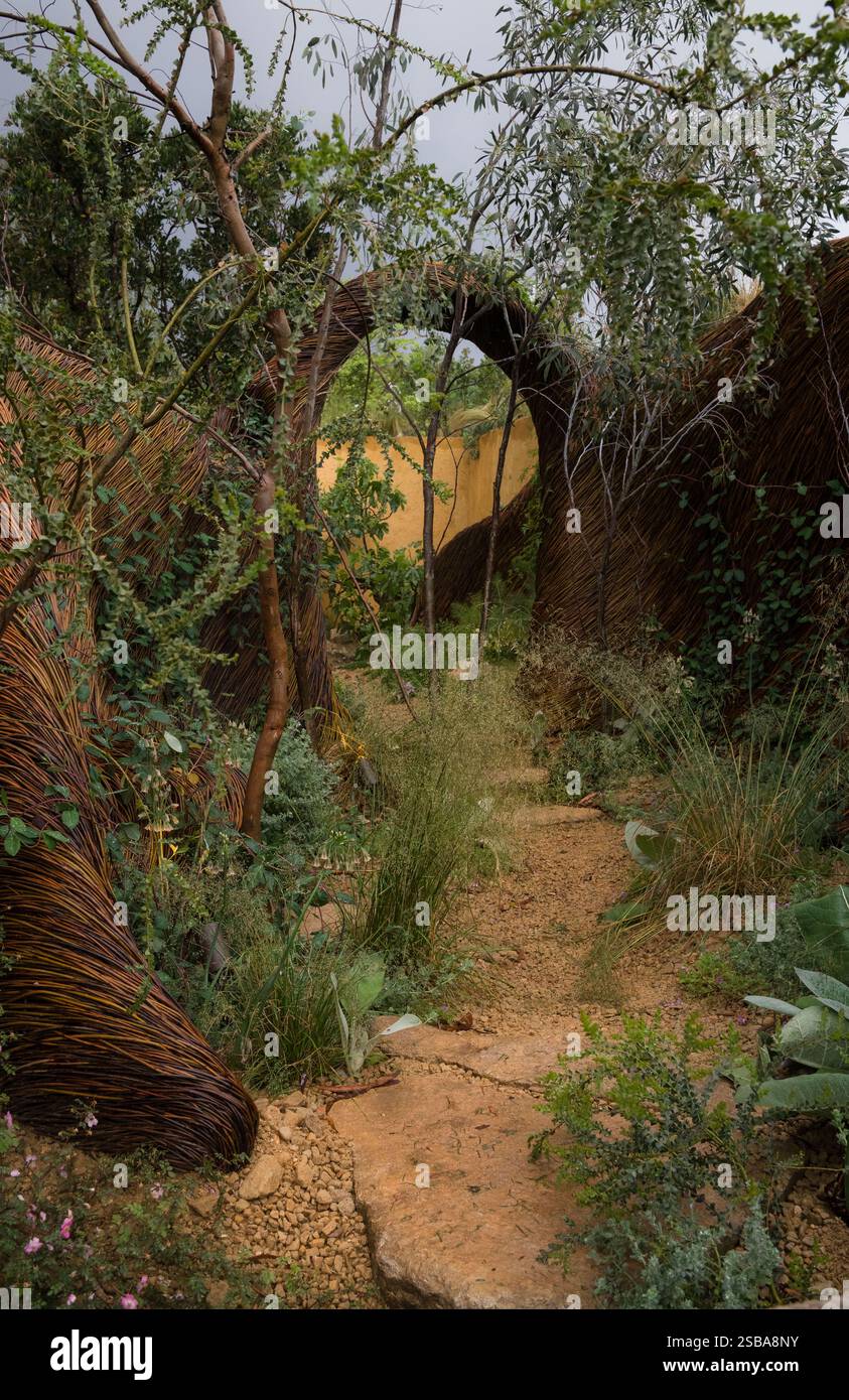 The Freedom from torture Garden: A Sanctuary for Survivors progettato da John Warland ed Emma o'Connell RHS Chelsea Flower Show 2024, Silver Award Foto Stock