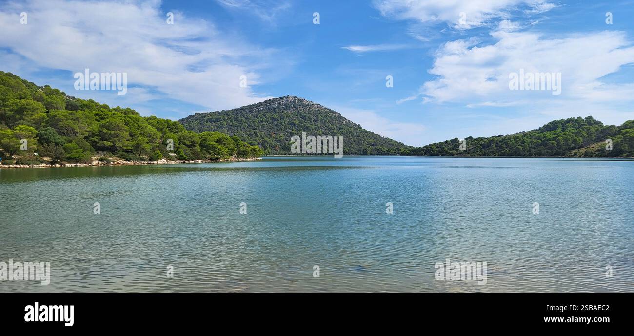 Lago sereno nel Parco naturale di Telašćica Foto Stock