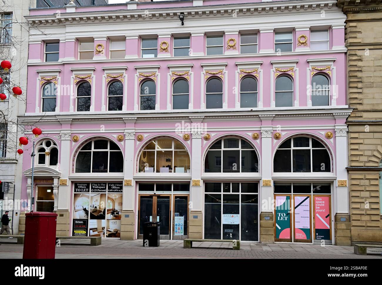 Giro del Regno Unito - visita turistica di Manchester in una fredda giornata invernale. Piazza St Annes Foto Stock