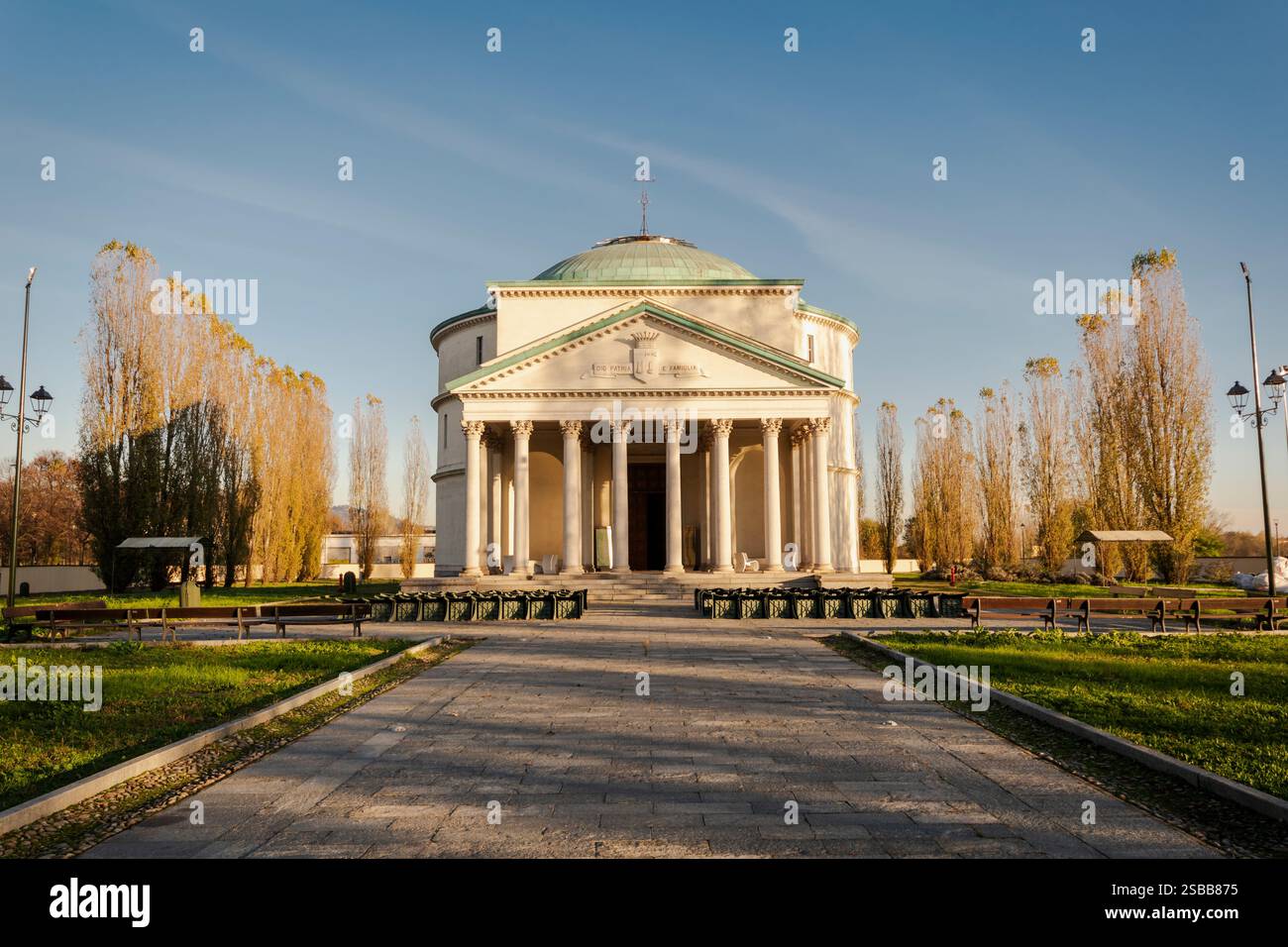 Il piccolo Pantheon di Torino è la tomba di Rosa Vercellana, moglie morganatica del primo re d'Italia, Vittorio Emanuele II, chiamata "Bela Rosin" Foto Stock