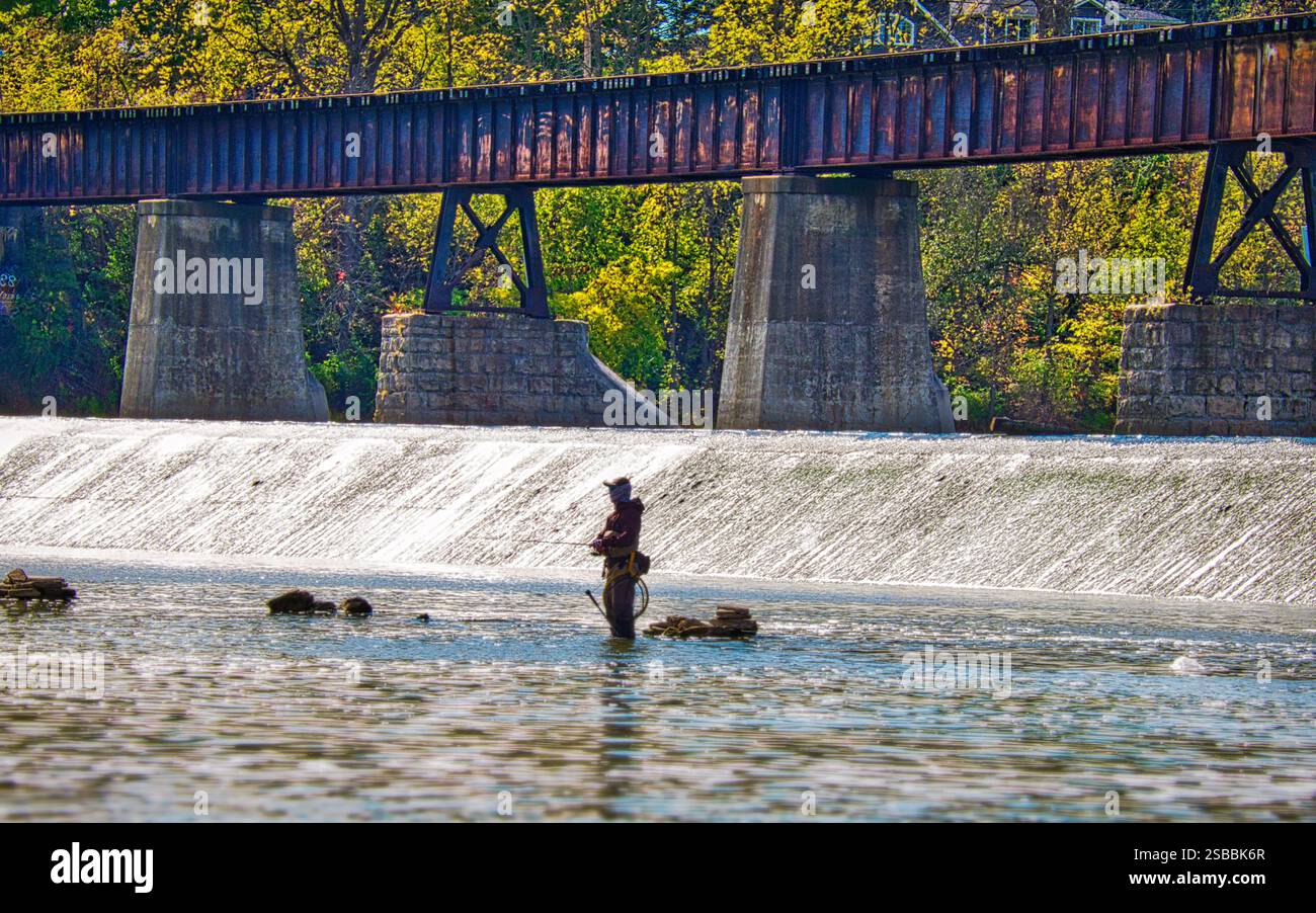 Pesca sul fiume Grand Foto Stock