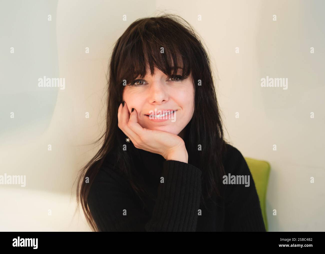 Ritratto di Imelda May scattato durante un'intervista per promuovere il suo prossimo album Life Love Flesh Blood Foto Stock