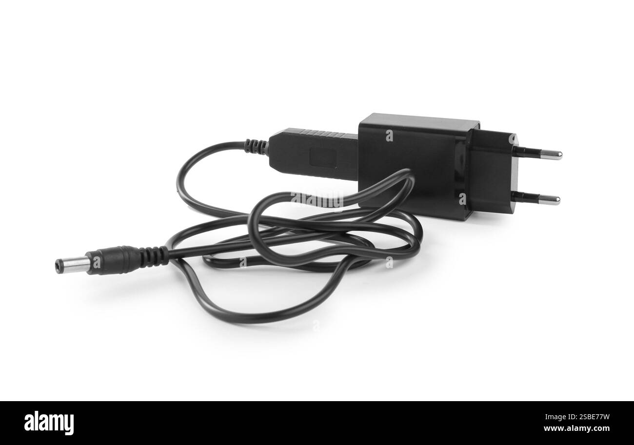 Adattatore di alimentazione USB con cavo di ricarica isolato su bianco Foto Stock
