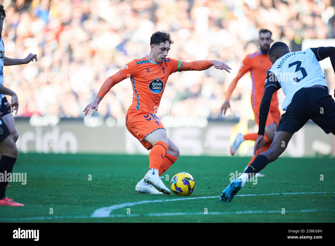 Valencia, Spagna. 2 febbraio 2025. Pablo Duran Fernandez del Celta de Vigo visto in azione durante il Round 22 della Liga EA Sport tra Valencia CF e Celta de Vigo allo stadio Mestalla. Punteggio finale: Valencia CF 2:1 Celta de Vigo (foto di Vicente Vidal Fernandez/SOPA Images/Sipa USA) credito: SIPA USA/Alamy Live News Foto Stock