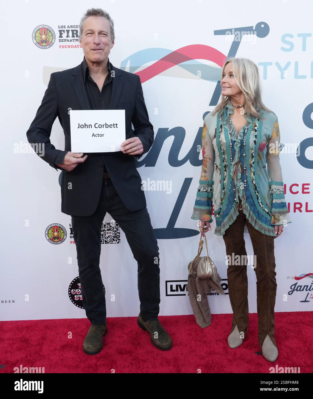 Los Angeles, Stati Uniti. 2 febbraio 2025. (L-R) John Corbett e Bo Derek al 6° Jam for Janie GRAMMY Awards Viewing Party tenutosi presso l'Hollywood Palladium di Los Angeles, CA, domenica, 2 febbraio 2025. (Foto di Sthanlee B. Mirador/Sipa USA) credito: SIPA USA/Alamy Live News Foto Stock