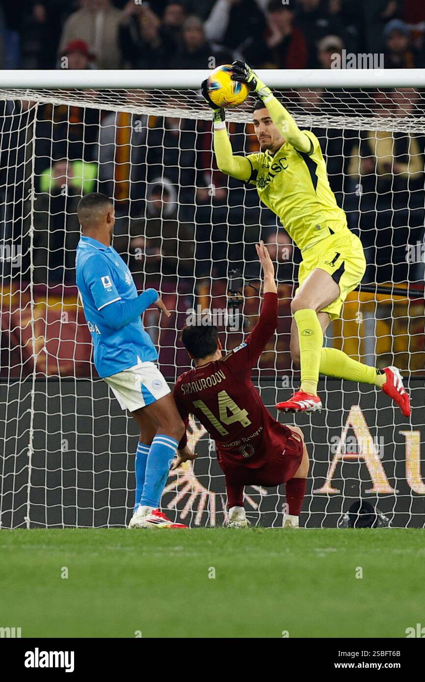 Alex Meret del Napoli è visto in azione durante la partita di calcio DI serie A COME Roma - SSC Napoli Stadio Olimpico il 2 febbraio 2025 a Roma. Foto Stock
