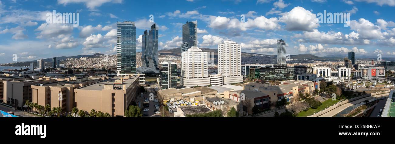 Vista panoramica del distretto di Bayraklı İzmir, Turchia Foto Stock
