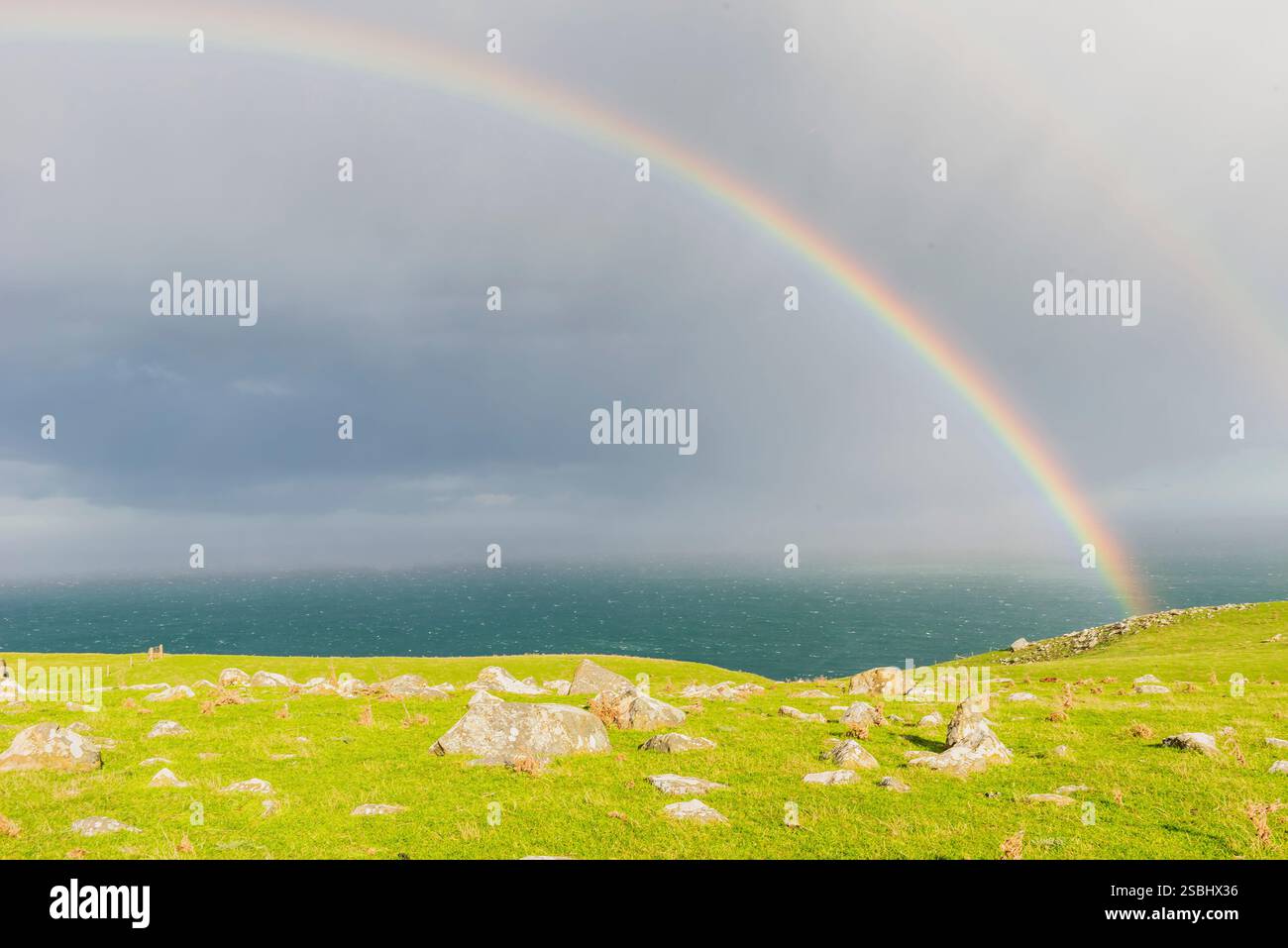 Rainbow at Otago Peninsula, Otago, South Island, Nuova Zelanda, Foto Stock