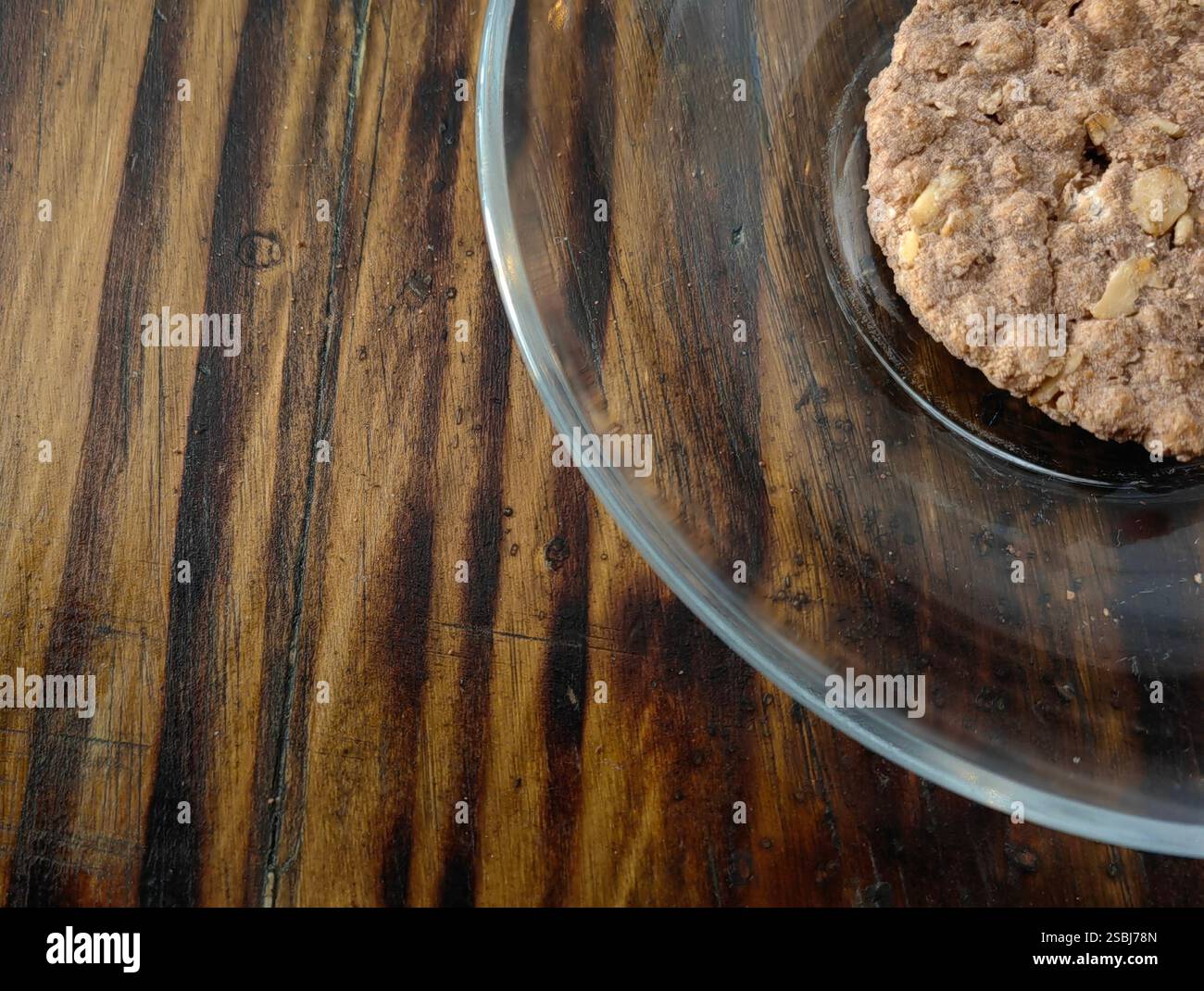 Dolce delizia – biscotti in un vassoio di vetro Foto Stock
