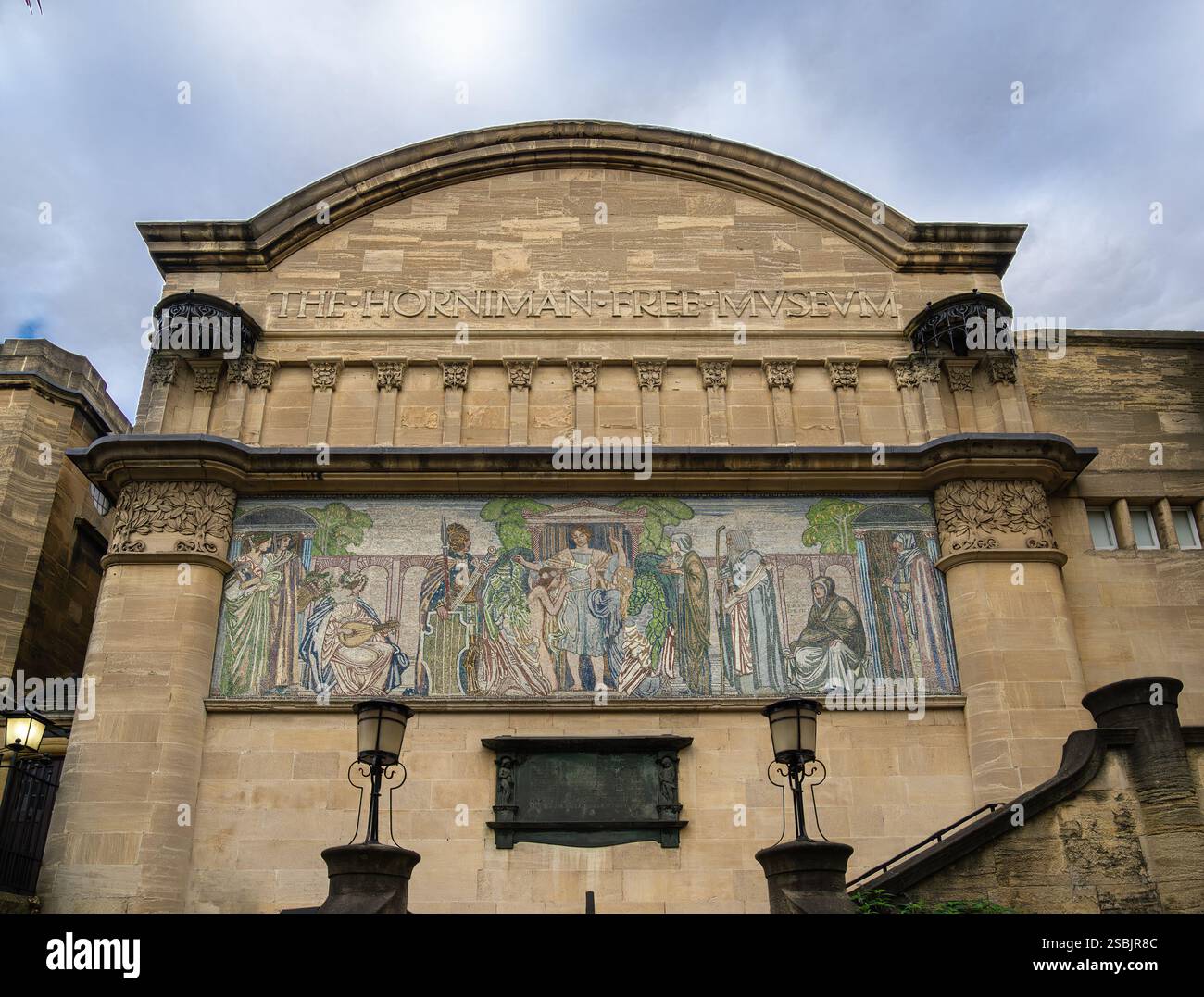 Londra, Regno Unito - 27 ottobre 2024: The Horniman Museum and Gardens è un museo pubblico gratuito situato a Forest Hill, South London. Foto Stock