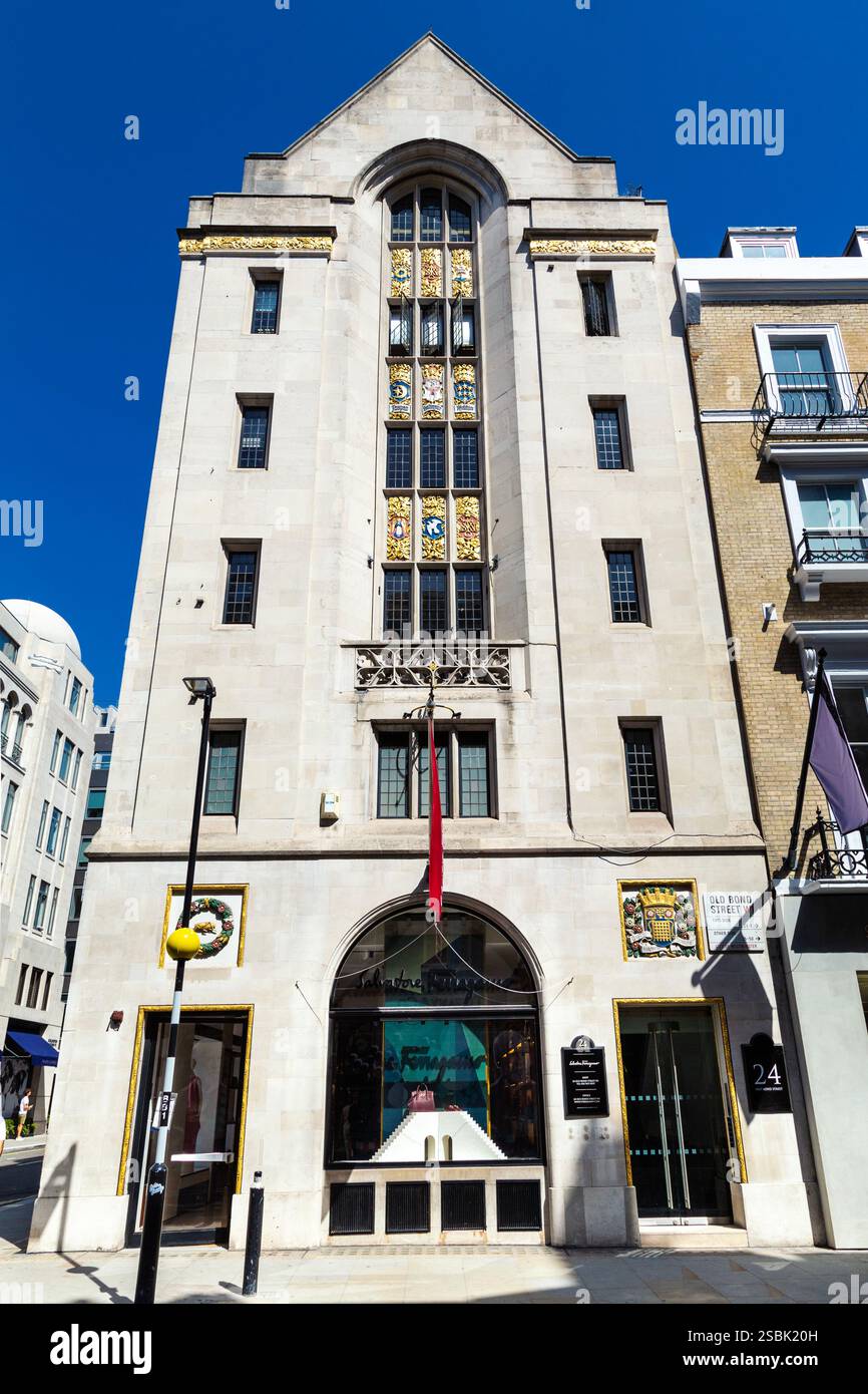 Salvatore Ferragamo nel 1926, edificio classificato Grade II 2 e 4 di Burlington Gardens, Old Bond Street, Londra, Inghilterra Foto Stock