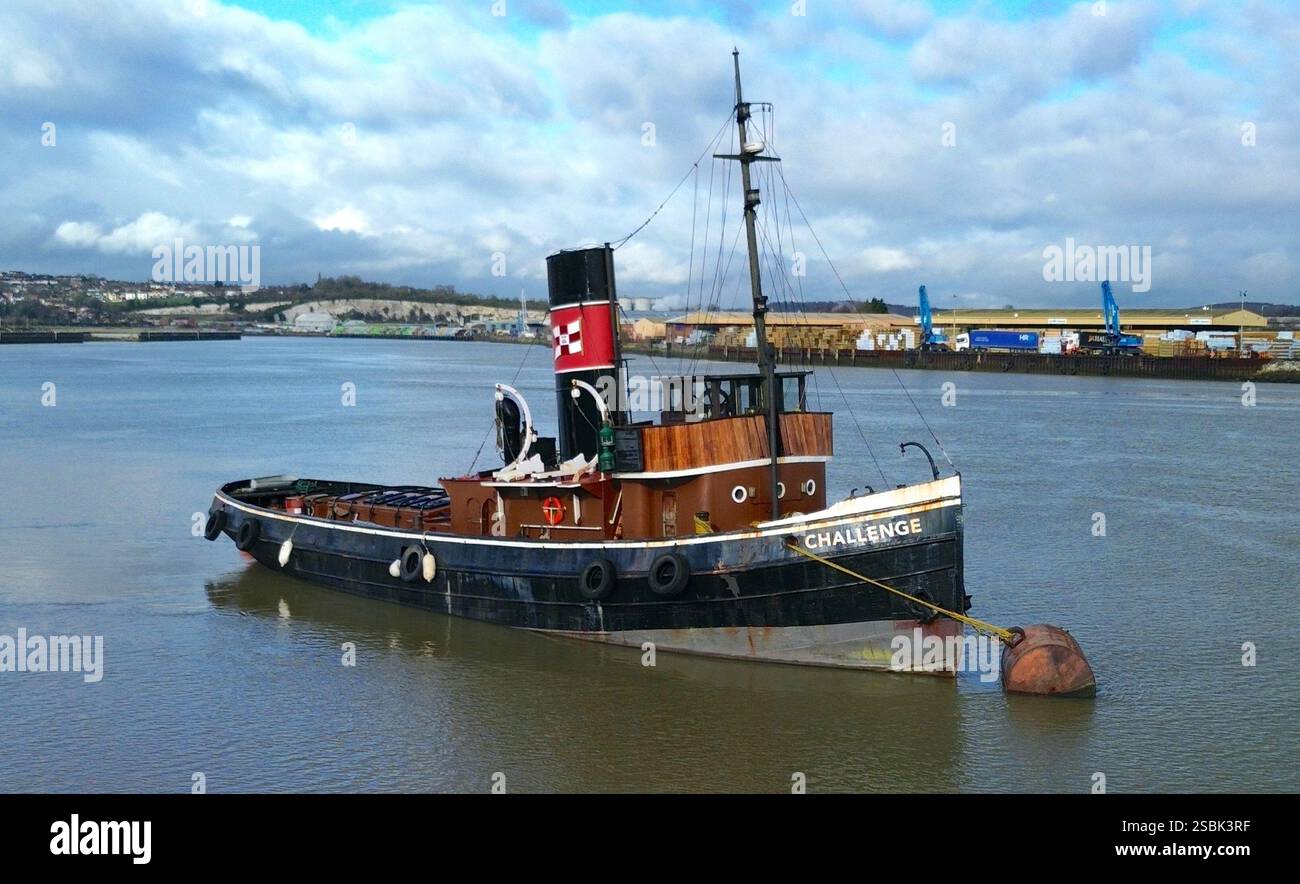 La sfida per il tiro a vapore, costruita nel 1931, è stata insignita del prestigioso premio "nave bandiera dell'anno" 2024 delle navi storiche nazionali. Il rimorchiatore è ormeggiato Foto Stock