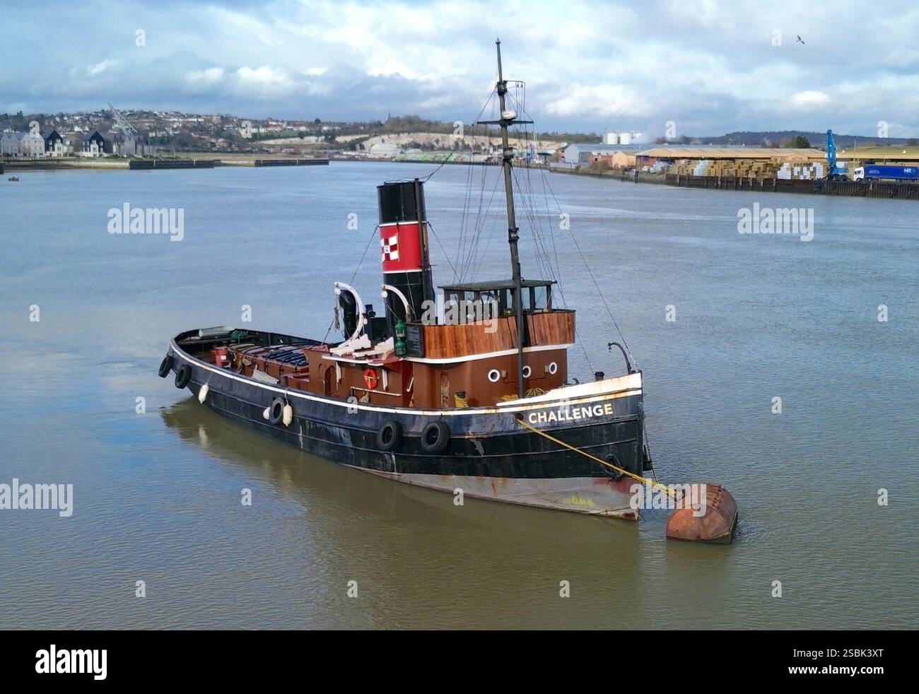 La sfida per il tiro a vapore, costruita nel 1931, è stata insignita del prestigioso premio "nave bandiera dell'anno" 2024 delle navi storiche nazionali. Il rimorchiatore è ormeggiato Foto Stock