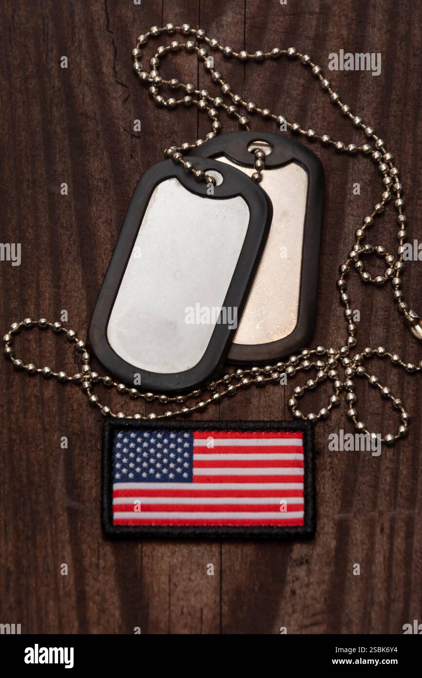 I distintivi dei soldati e la bandiera nazionale americana sono un simbolo del servizio militare Foto Stock