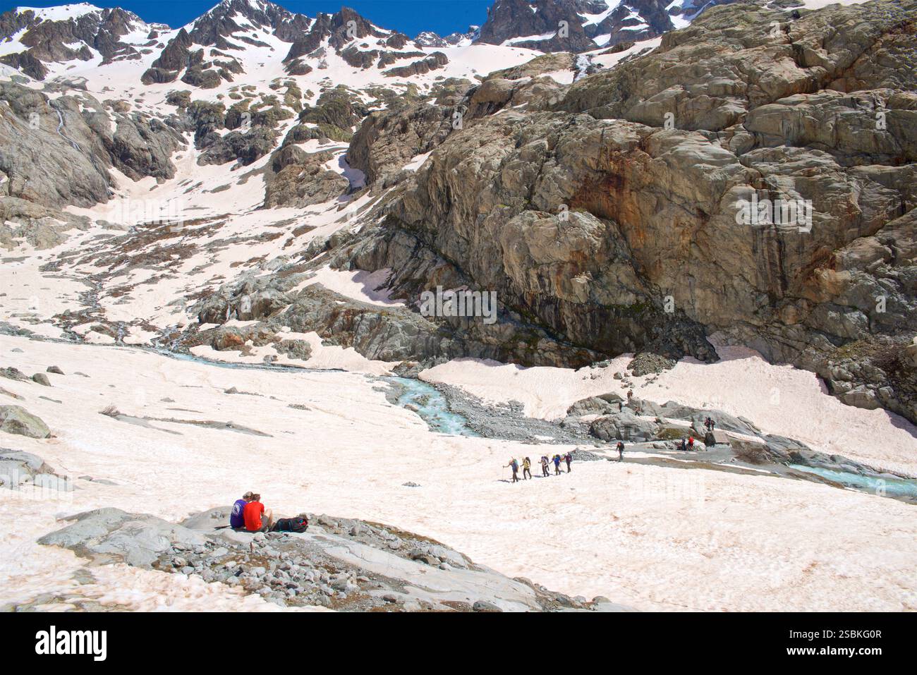 Escursioni nelle Hautes Alpes, nel Parco Nazionale di Ecrins, a Pelvoux. Escursione dalla San Pierre Valley e Pre de Madame Carles al Glacier Blanc. Le Alpi, la Francia. Foto Stock