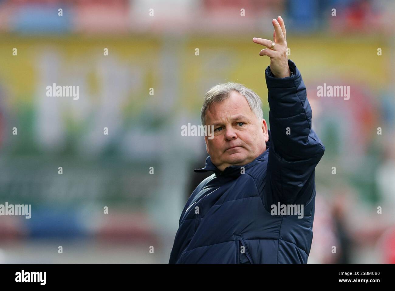 Zabrze, Polonia. 2 febbraio 2025. Allenatore Tomasz Tulacz del Puszcza Niepolomice visto durante la partita di calcio PKO BP Ekstraklasa 2024/2025 tra Gornik Zabrze e Puszcza Niepolomice all'Arena Zabrze. Punteggio finale; Gornik Zabrze 1:0 Puszcza Niepolomice. (Foto di Grzegorz Wajda/SOPA Images/Sipa USA) credito: SIPA USA/Alamy Live News Foto Stock