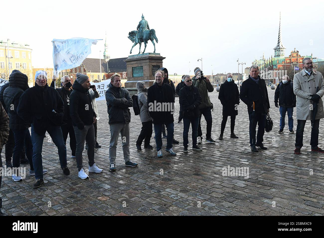 Copenaghen / Danimarca.,19 novembre 2020/ i maschi danesi hanno organizzato una manifestazione di protesta paterna destra hvor er far Where is father riguardo alla sua custodia dei figli dopo il divorzio. . Foto Stock