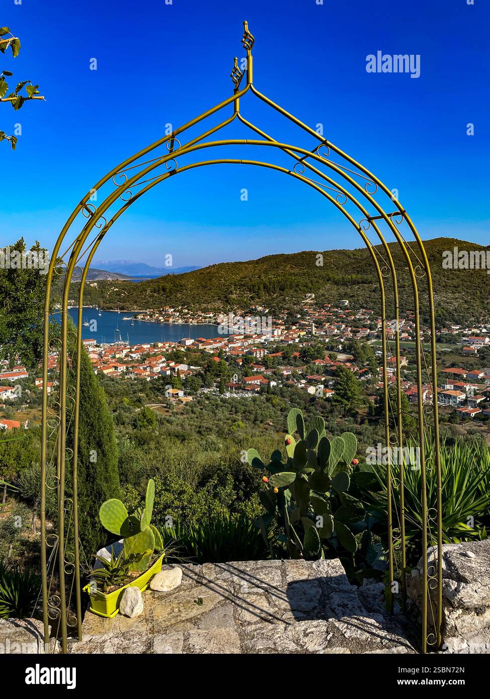 Vathi Grecia Vista sul porto Foto Stock