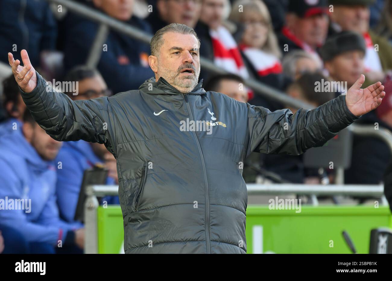 Londra, Regno Unito. 2 febbraio 2025. Brentford contro Tottenham Hotspur - Premier League - Gtech Community Stadium. Ange Postecoglou, manager del Tottenham. Crediti immagine: Mark Pain / Alamy Live News Foto Stock