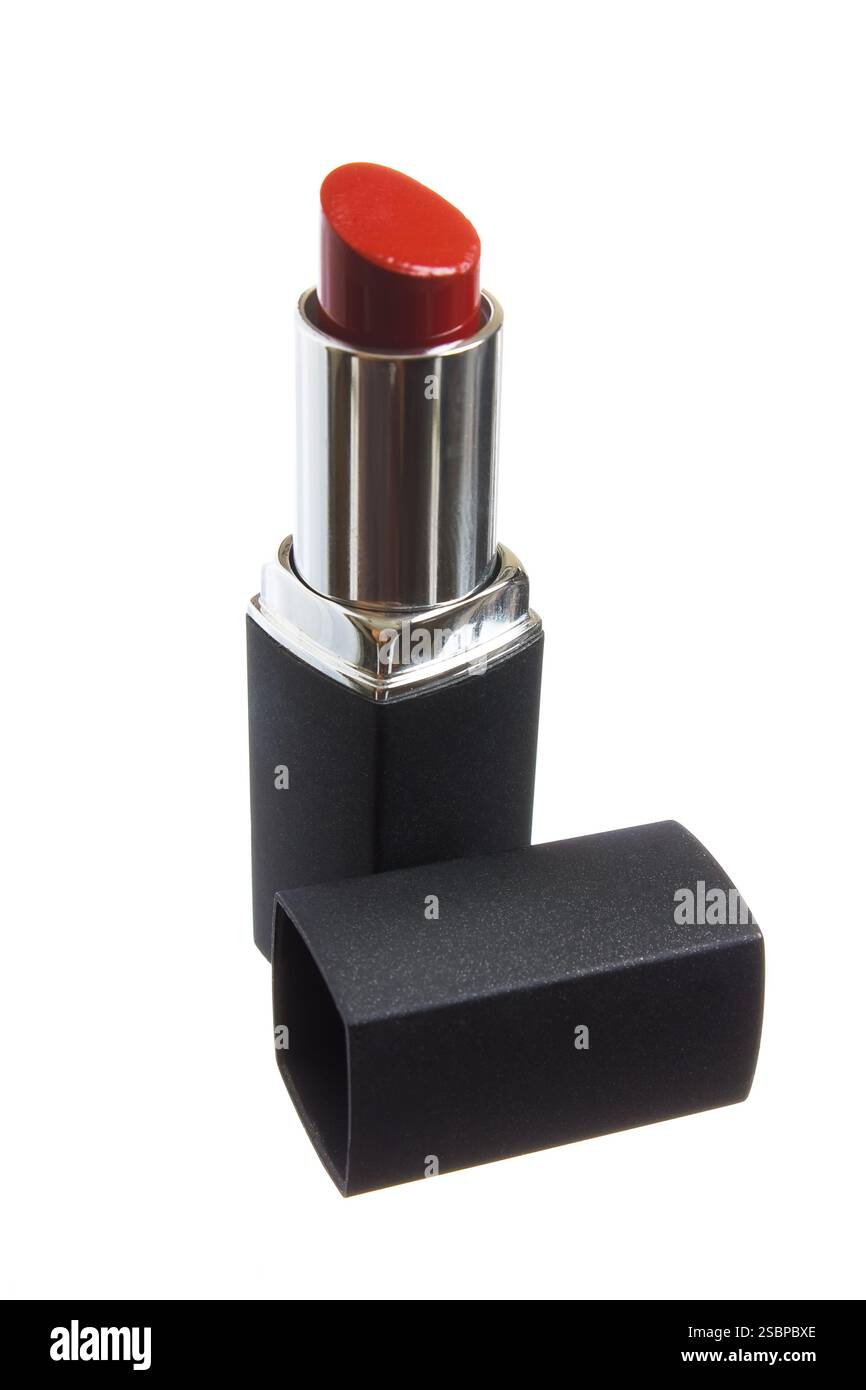 Il rossetto è isolato su sfondo bianco Foto Stock