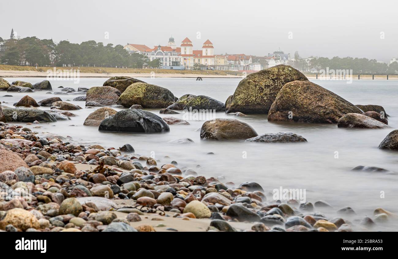 Spiaggia di Binz sulla costa baltica (isola Rugia, Germania) - esposizione di lunga durata Foto Stock