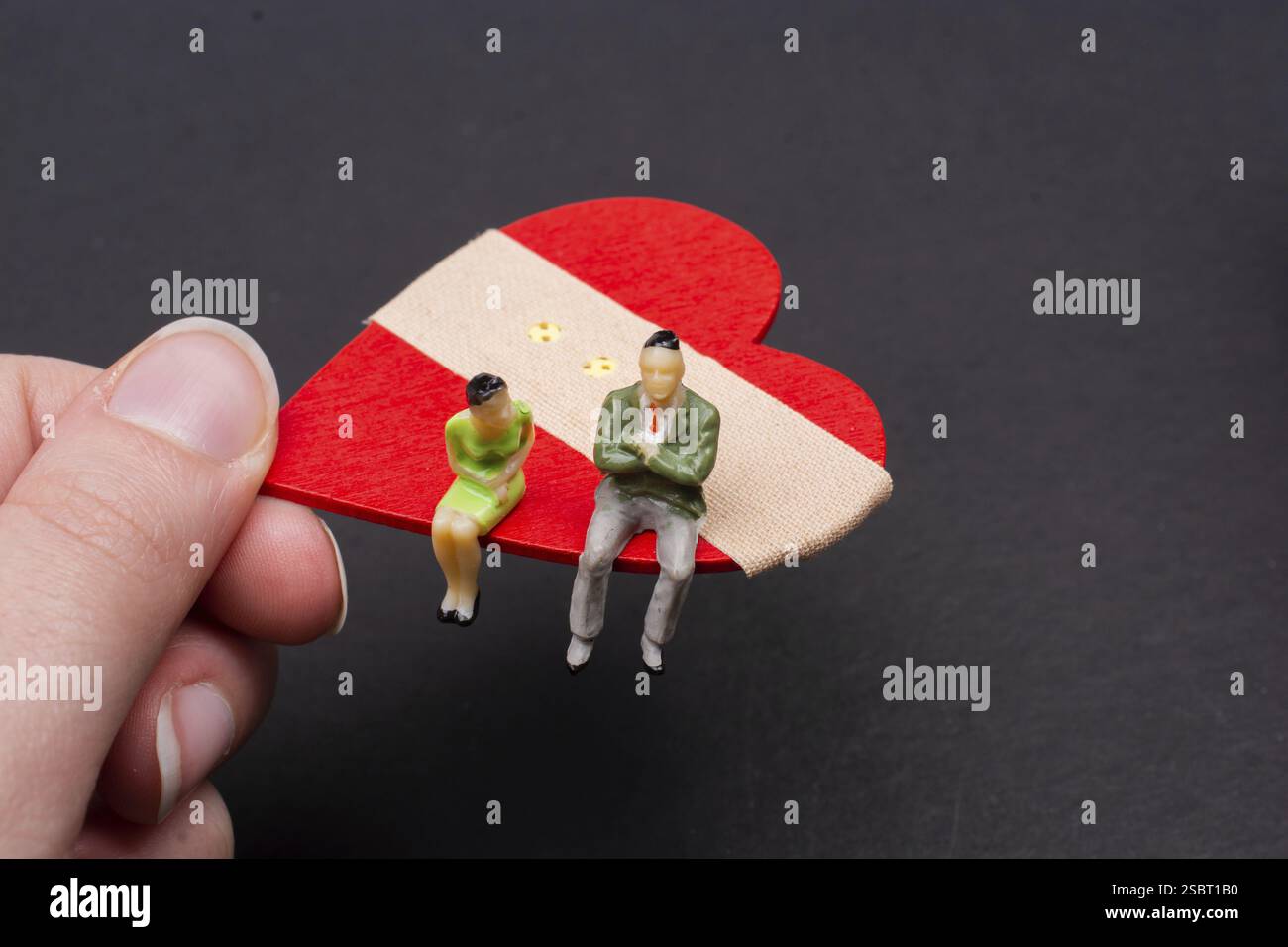 Cuore rotto, amore e San Valentino problemi di relazione concetto Foto Stock