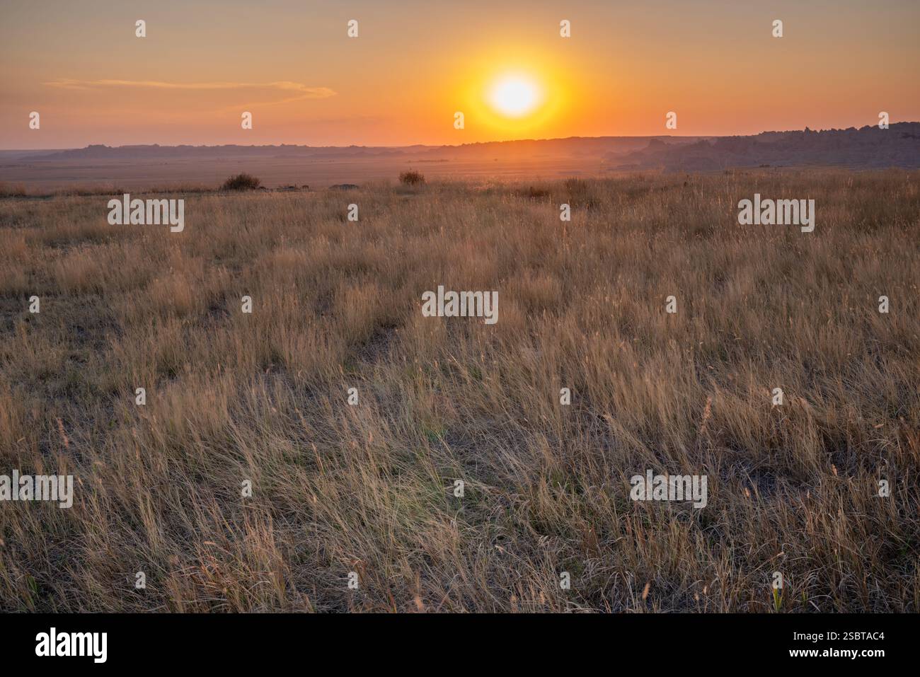 Alba sul Badlands National Park nel South Dakota a metà settembre Foto Stock