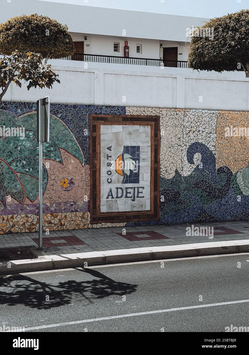 Muro a mosaico a Costa Adeje, Tenerife, Spagna Foto Stock