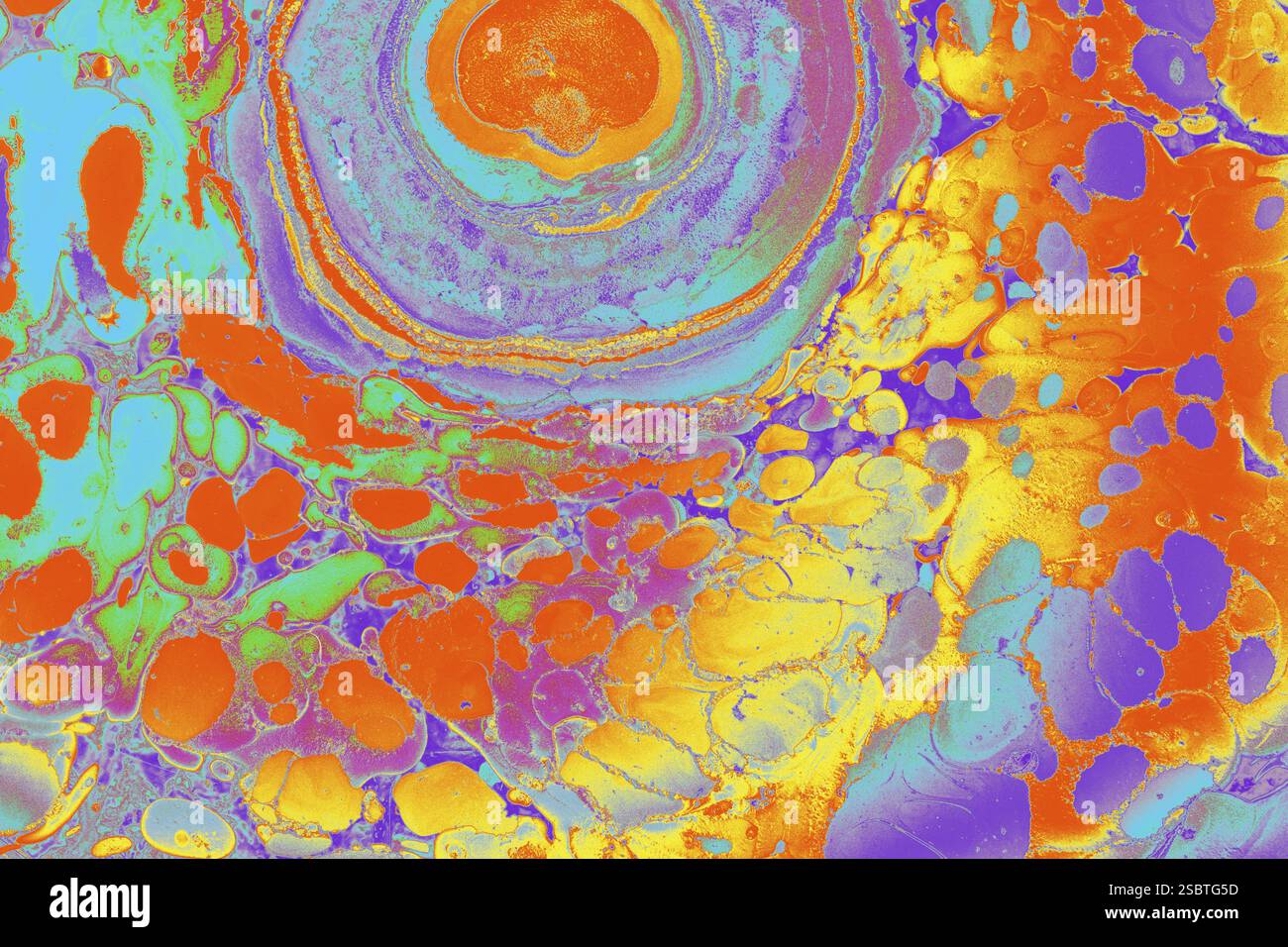 Bella arte astratta di tecniche di pittura di marbling Ebru sull'acqua con vernici acriliche Foto Stock