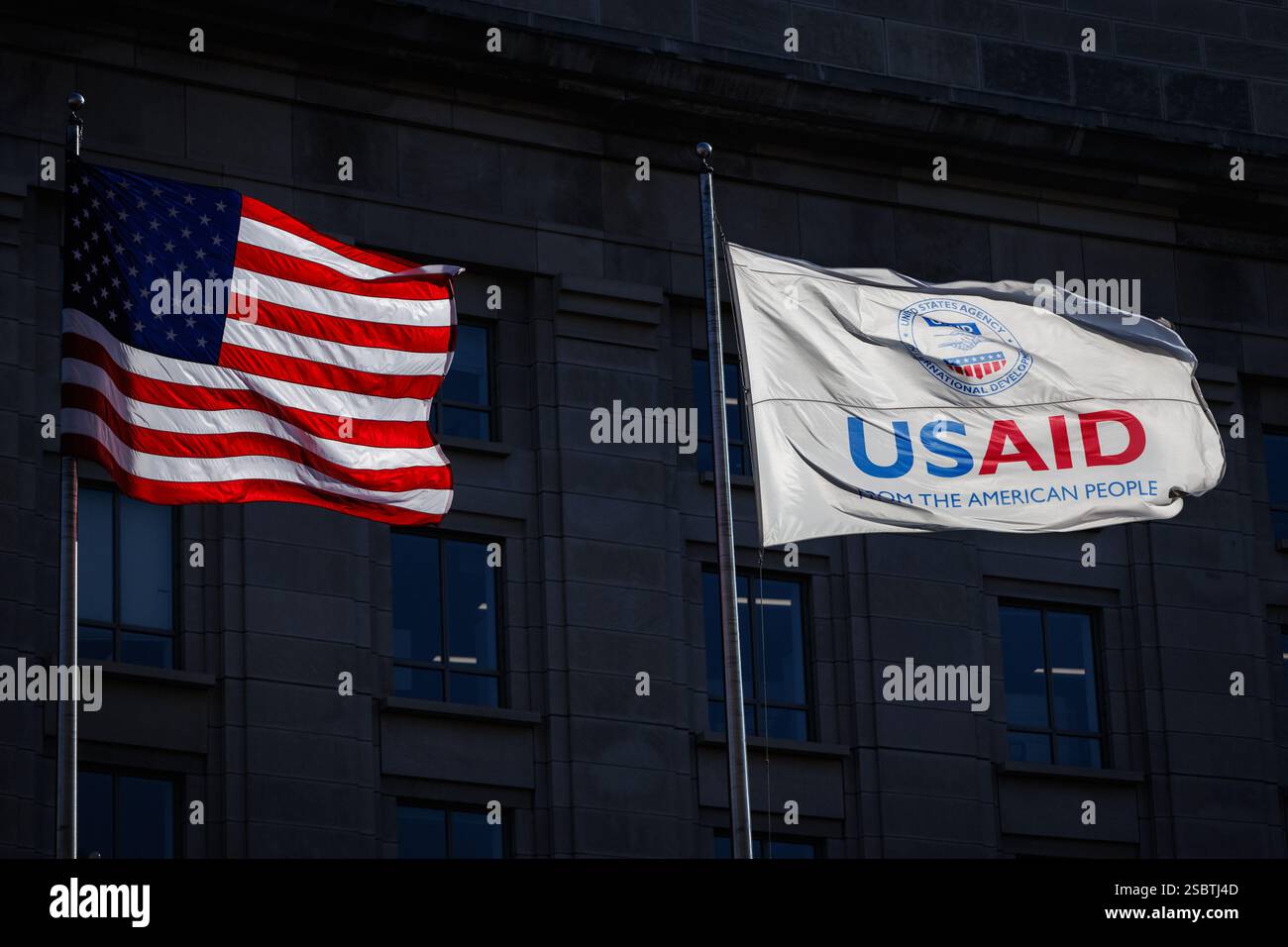 Washington, Stati Uniti. 4 febbraio 2025. Il quartier generale dell'Agenzia statunitense per lo sviluppo internazionale (USAID) si trova il 4 febbraio 2025 a Washington, DC Elon Musk, miliardario tecnologico e capo del Dipartimento di efficienza del governo (DOGE), ha dichiarato in un post sui social media che lui e il presidente degli Stati Uniti Donald Trump chiuderanno l'agenzia di assistenza straniera. (Foto di Samuel Corum/Sipa USA) credito: SIPA USA/Alamy Live News Foto Stock