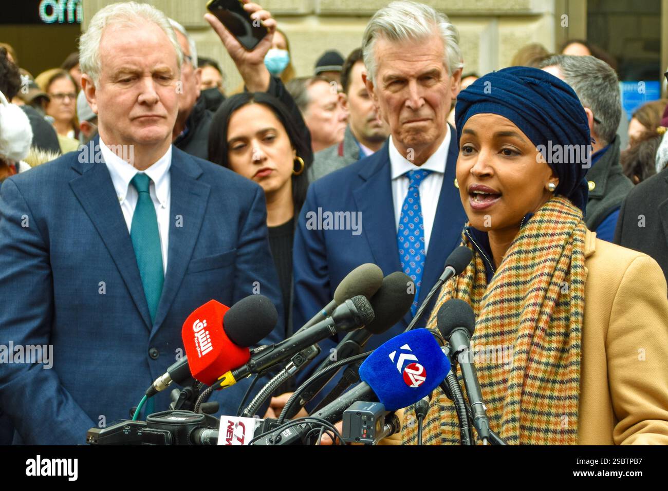 Ilhan Omar (D-MN) parla ad una conferenza stampa fuori dal quartier generale dell'USAID, 3 febbraio 2025 Foto Stock