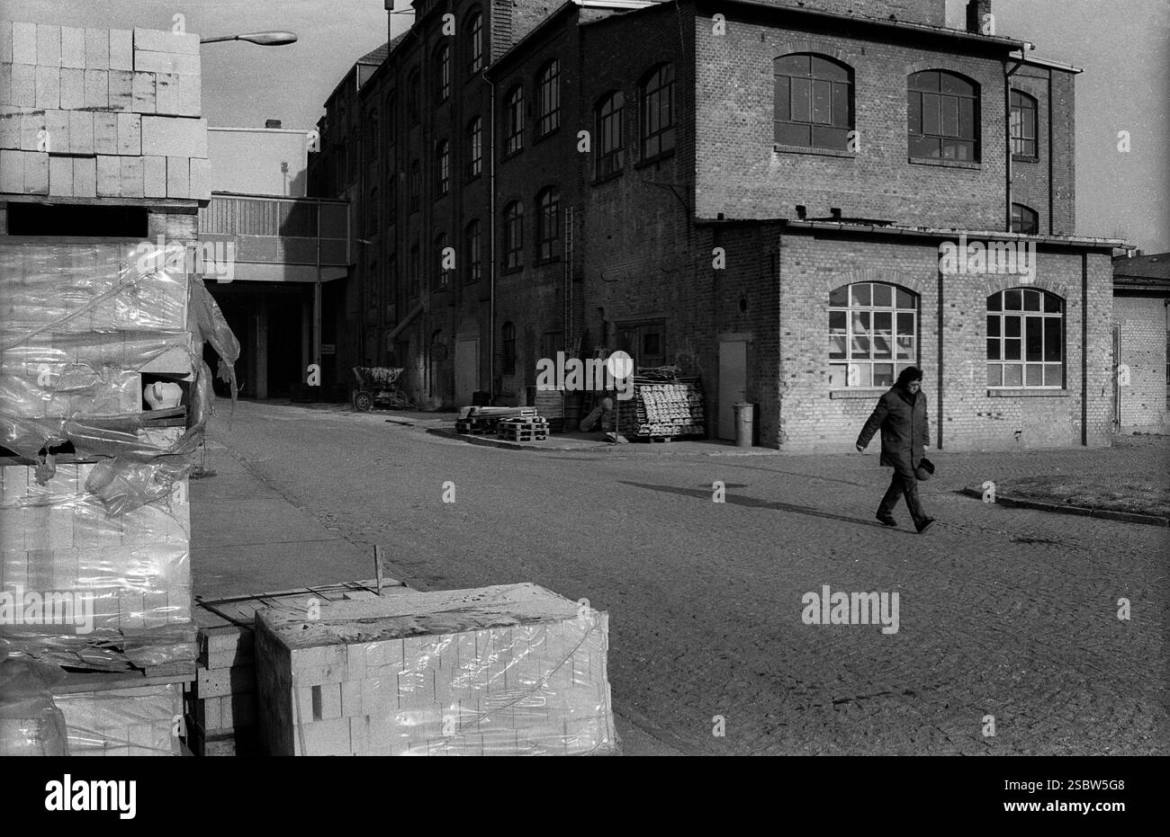 Porzellanwerk Kahla Deutschland, Kahla, 20.12.1991, Porzellanwerk Kahla, Werkshof, verpacktes Porzellan, Â *** Porzellanwerk Kahla Germania, Kahla, 20 12 1991, Porzellanwerk Kahla, cantiere, porcellana confezionata, Â Foto Stock