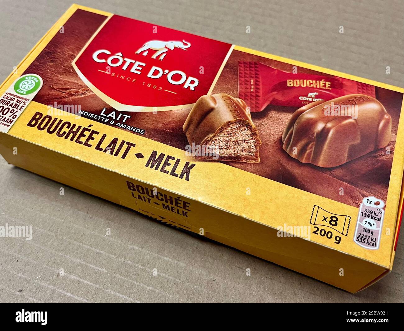 Mini scatole di imballaggio rosse di cioccolato belga Cote D'Or Foto Stock