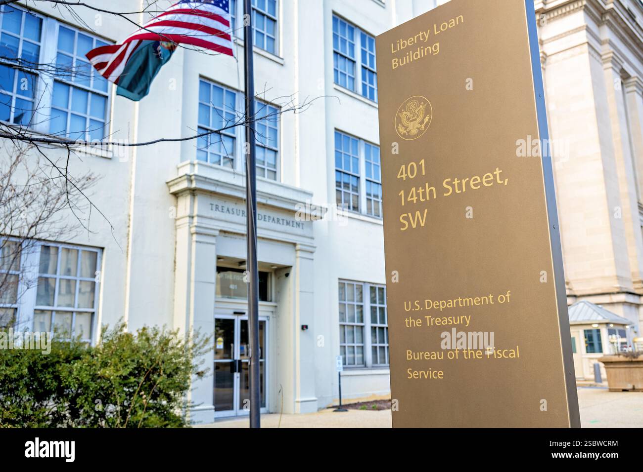 WASHINGTON DC - il Bureau of the Fiscal Service, un'agenzia del Dipartimento del Tesoro responsabile della gestione dei pagamenti e delle riscossioni del governo federale. Il Bureau elabora ogni anno migliaia di miliardi di miliardi di transazioni federali, tra cui prestazioni di previdenza sociale, rimborsi fiscali e titoli del Tesoro. L'agenzia funge da gestore finanziario del governo federale. Foto Stock