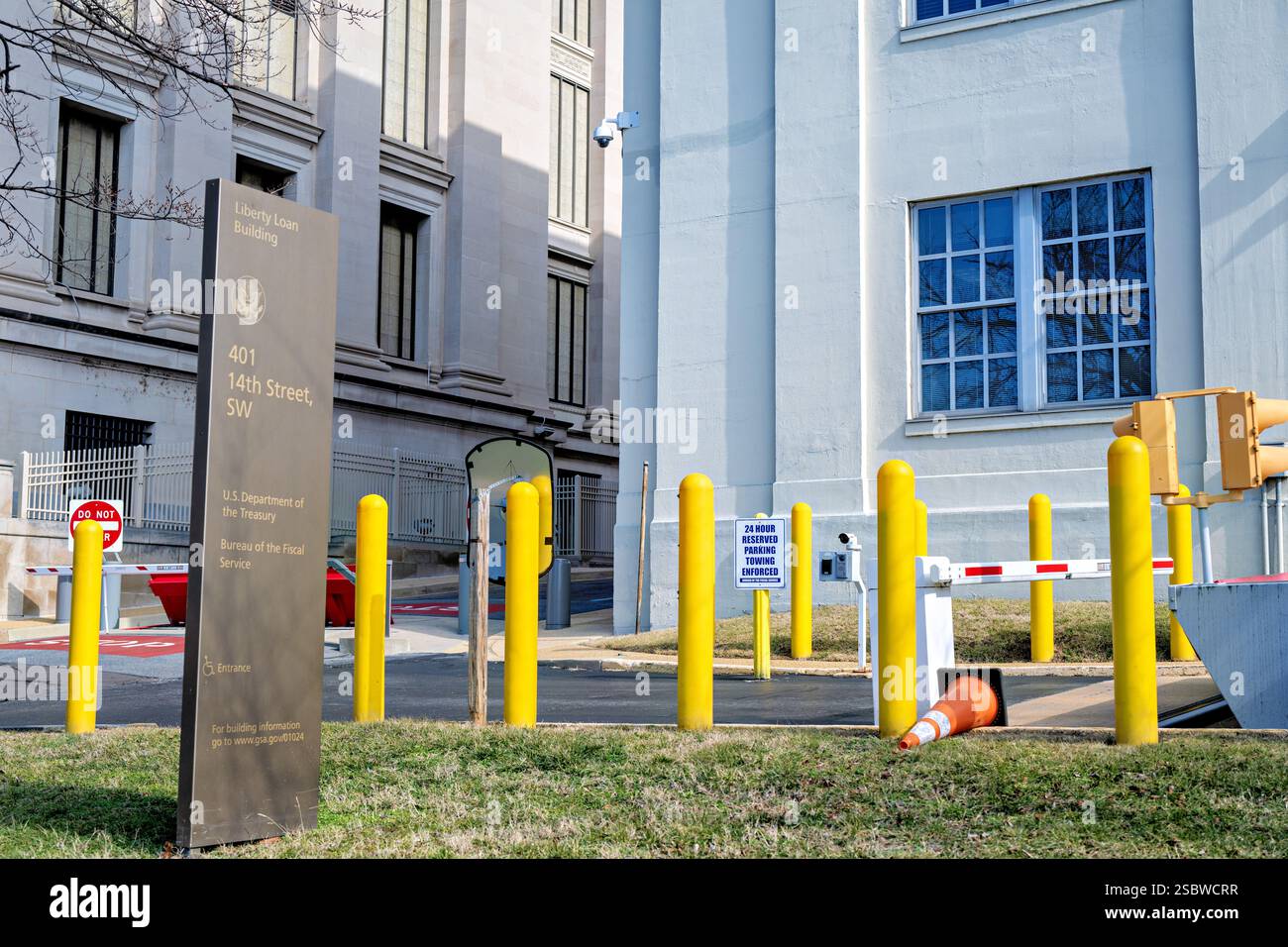 WASHINGTON DC - il Bureau of the Fiscal Service, un'agenzia del Dipartimento del Tesoro responsabile della gestione dei pagamenti e delle riscossioni del governo federale. Il Bureau elabora ogni anno migliaia di miliardi di miliardi di transazioni federali, tra cui prestazioni di previdenza sociale, rimborsi fiscali e titoli del Tesoro. L'agenzia funge da gestore finanziario del governo federale. Foto Stock
