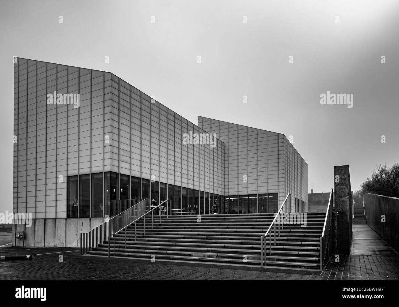 Vista frontale del Margate Turner Contemporary in una giornata nuvolosa Foto Stock