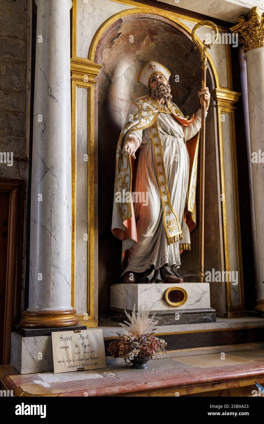 Scultura di St Just nella chiesa di Saint Just, Eglise Saint-Just, Arbois, Francia Foto Stock