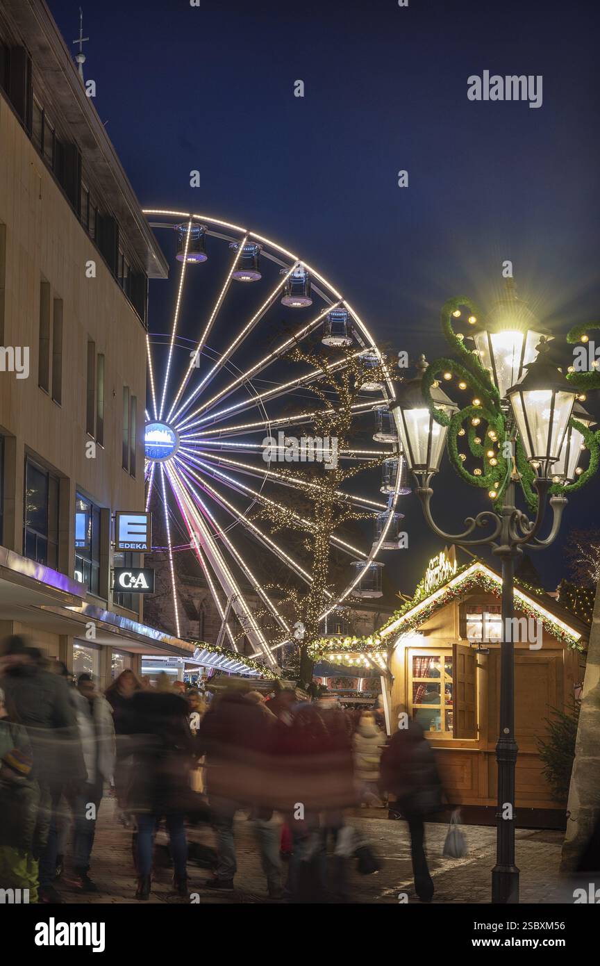 Rieserad presso il villaggio natalizio invernale di Jakobsplatz, Norimberga, Franconia media, Baviera, Germania, Europa Foto Stock