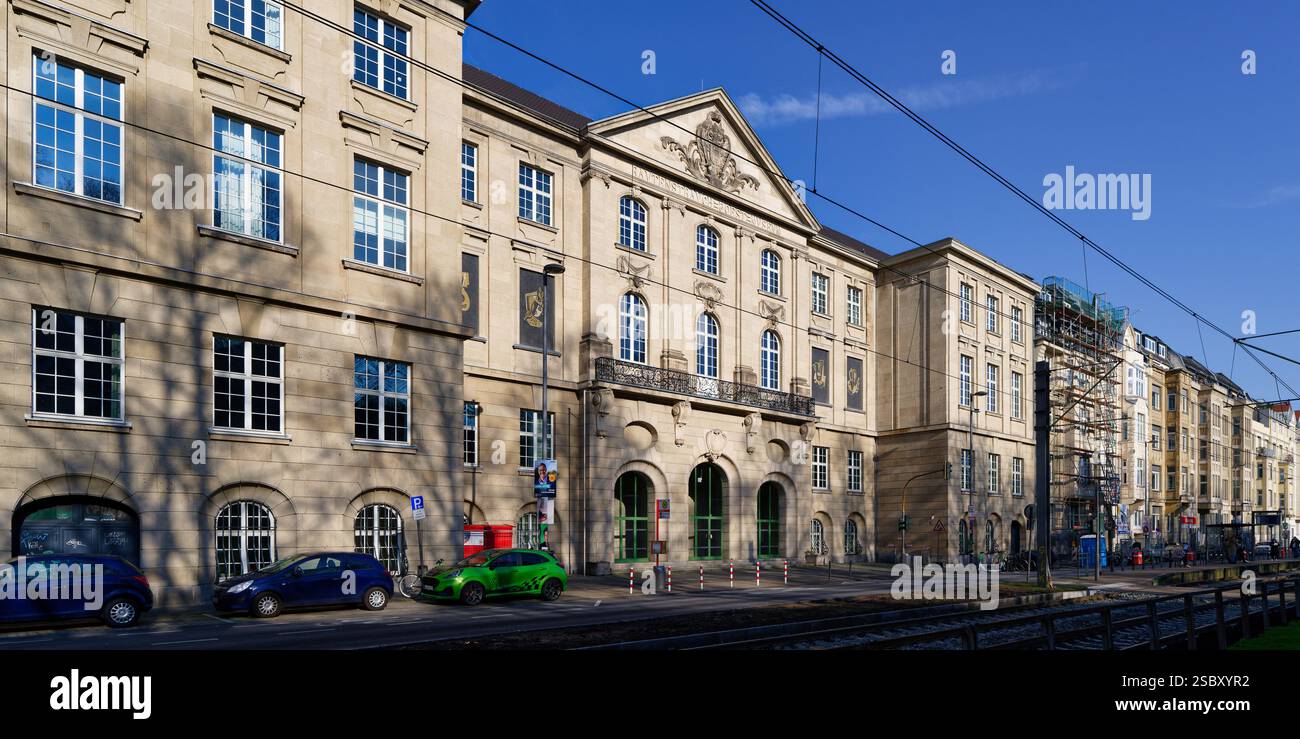 colonia, febraury 3 2025: Costruzione dell'ex Rautenstrauch-Joest-Museum dal 1906 sull'ubierring di colonia nel frattempo adibito alla scuola superiore N Foto Stock