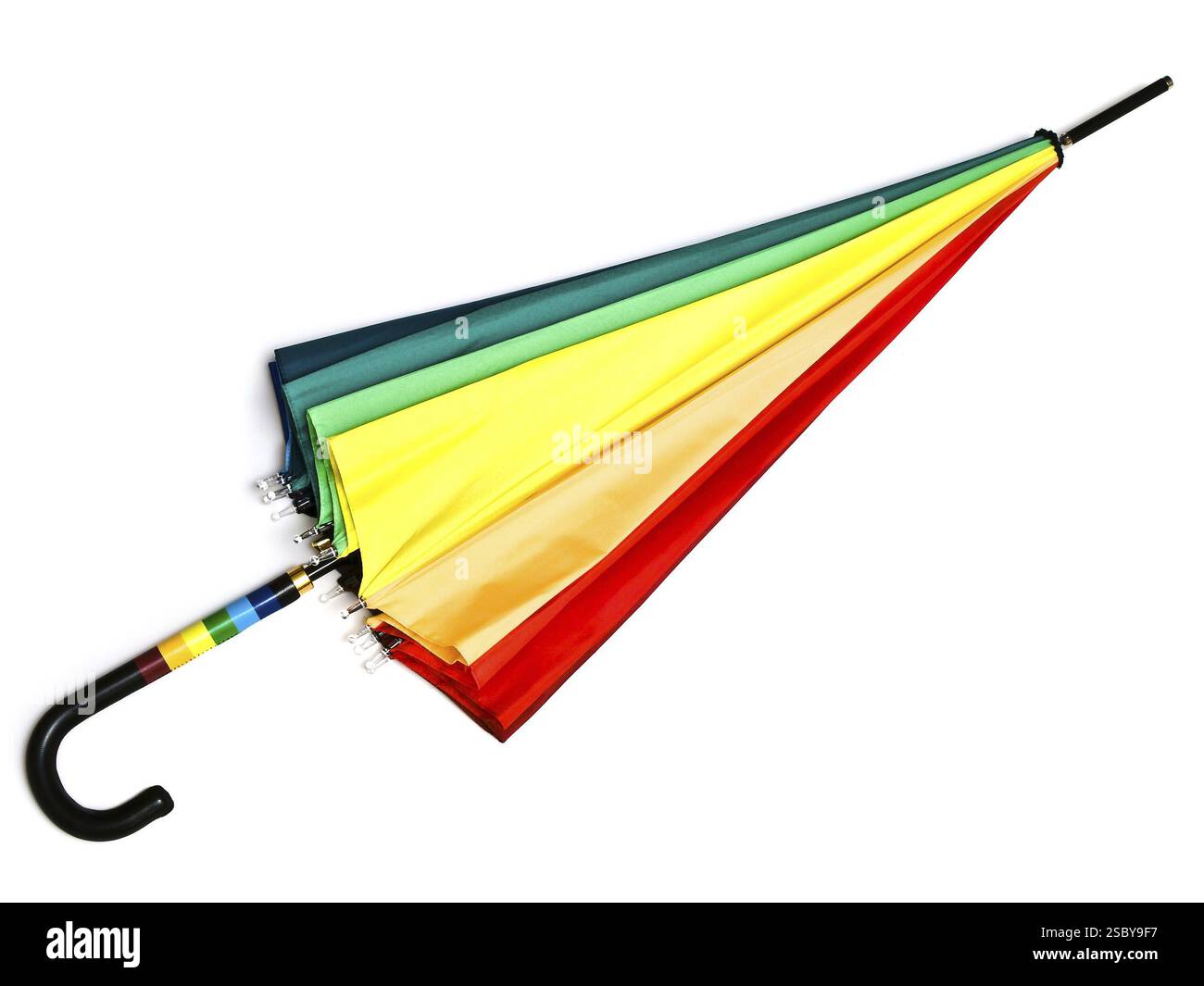 Foto dell'ombrello chiuso multicolore sullo sfondo bianco di Daugavpils, Lettonia, Europa Foto Stock