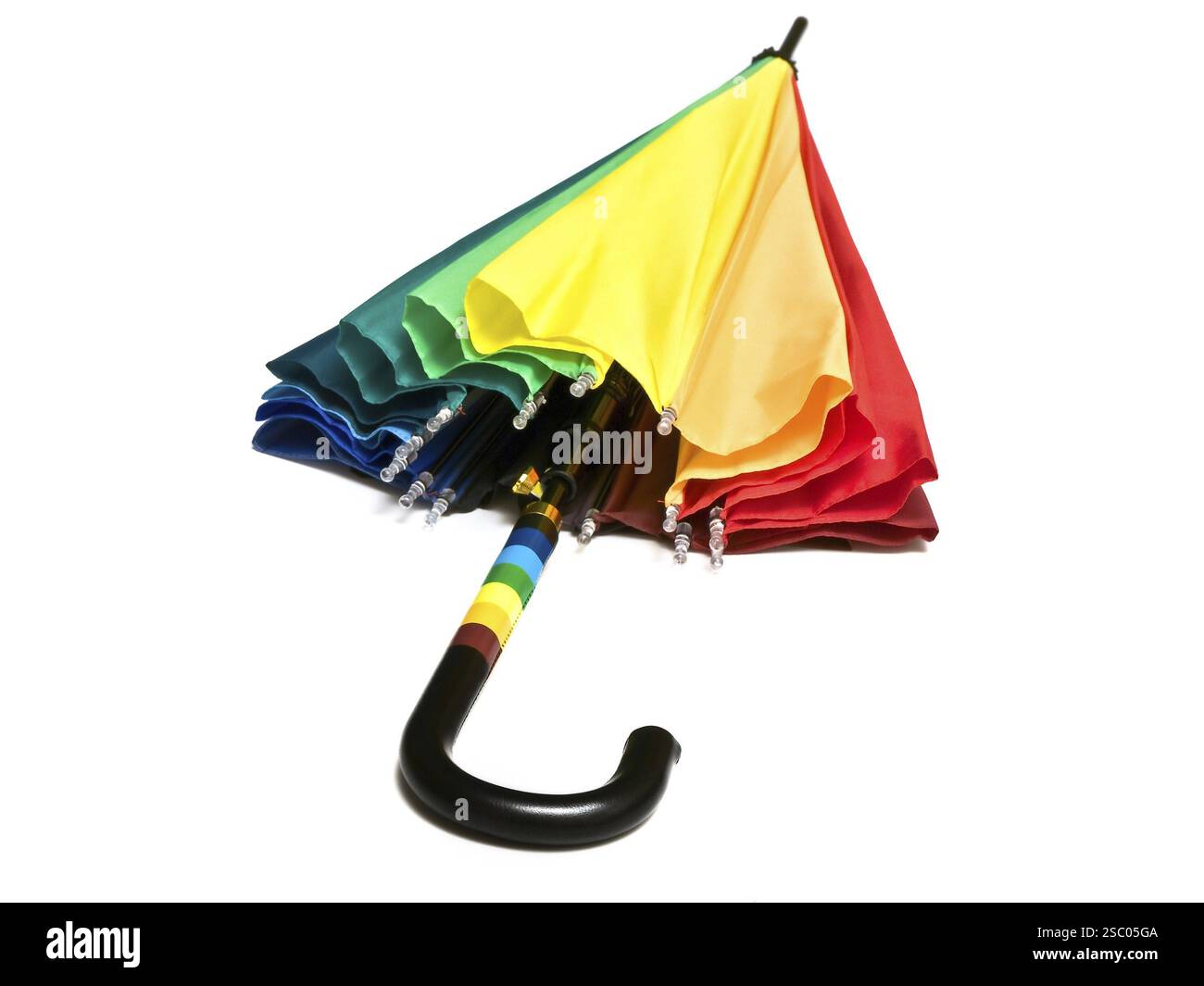 Foto dell'ombrello chiuso multicolore sullo sfondo bianco di Daugavpils, Lettonia, Europa Foto Stock