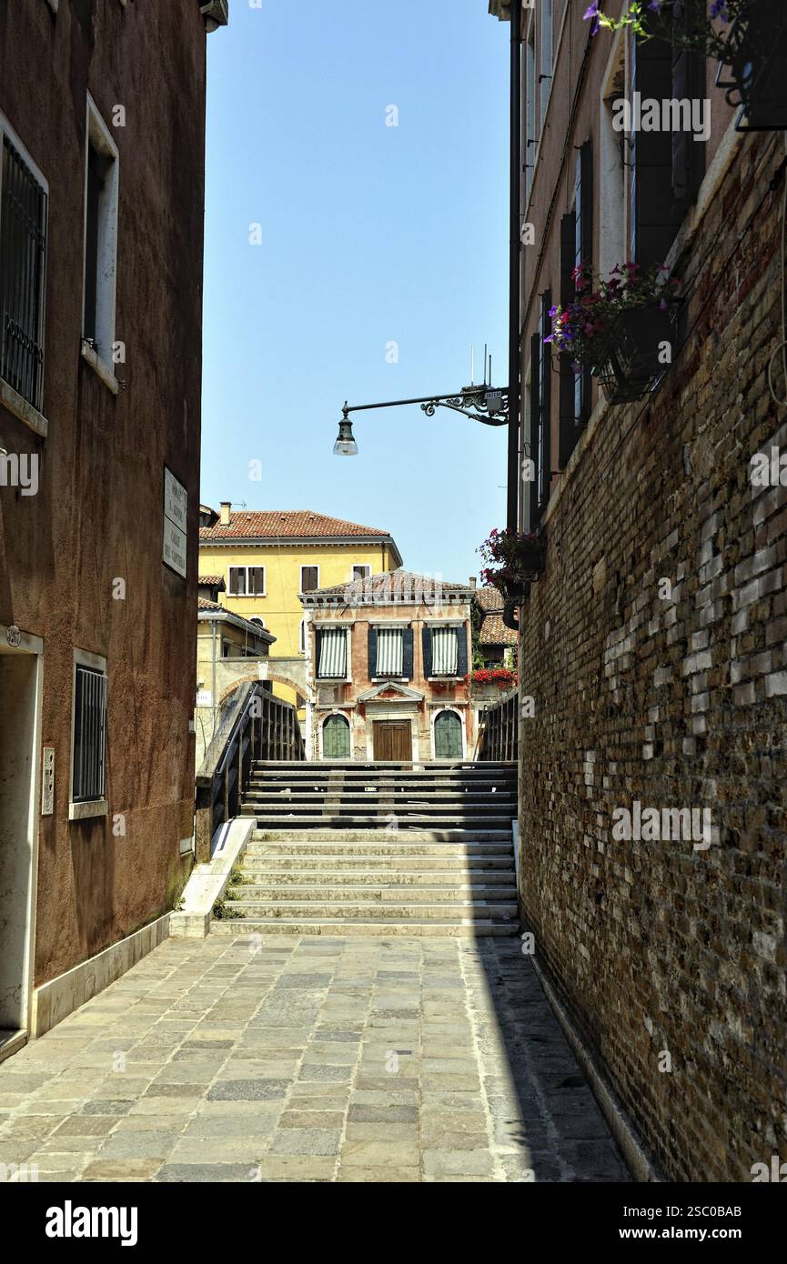Strada a Venezia. Giornata di sole Foto Stock