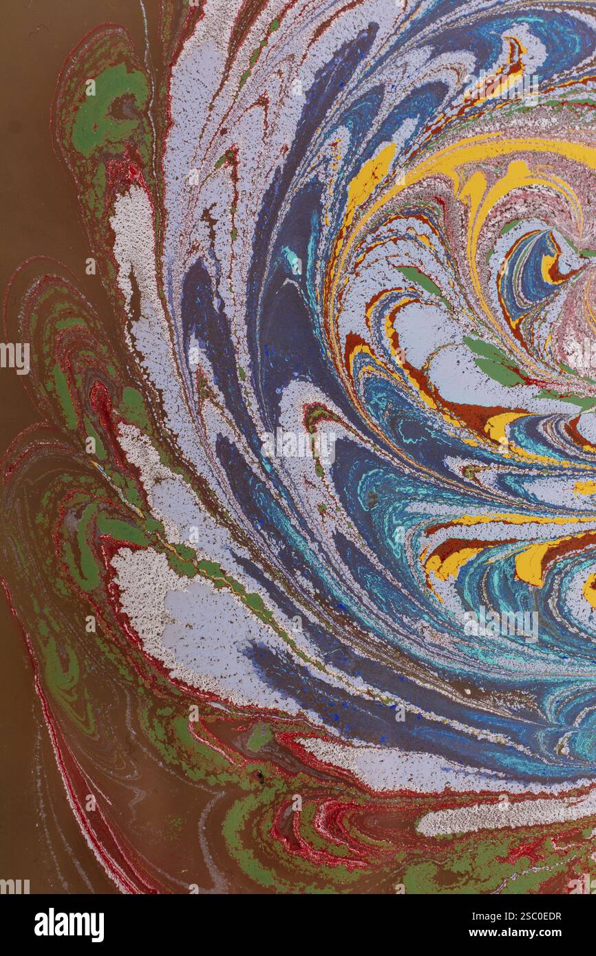 Bella arte astratta di tecniche di pittura di marbling Ebru sull'acqua con vernici acriliche Foto Stock