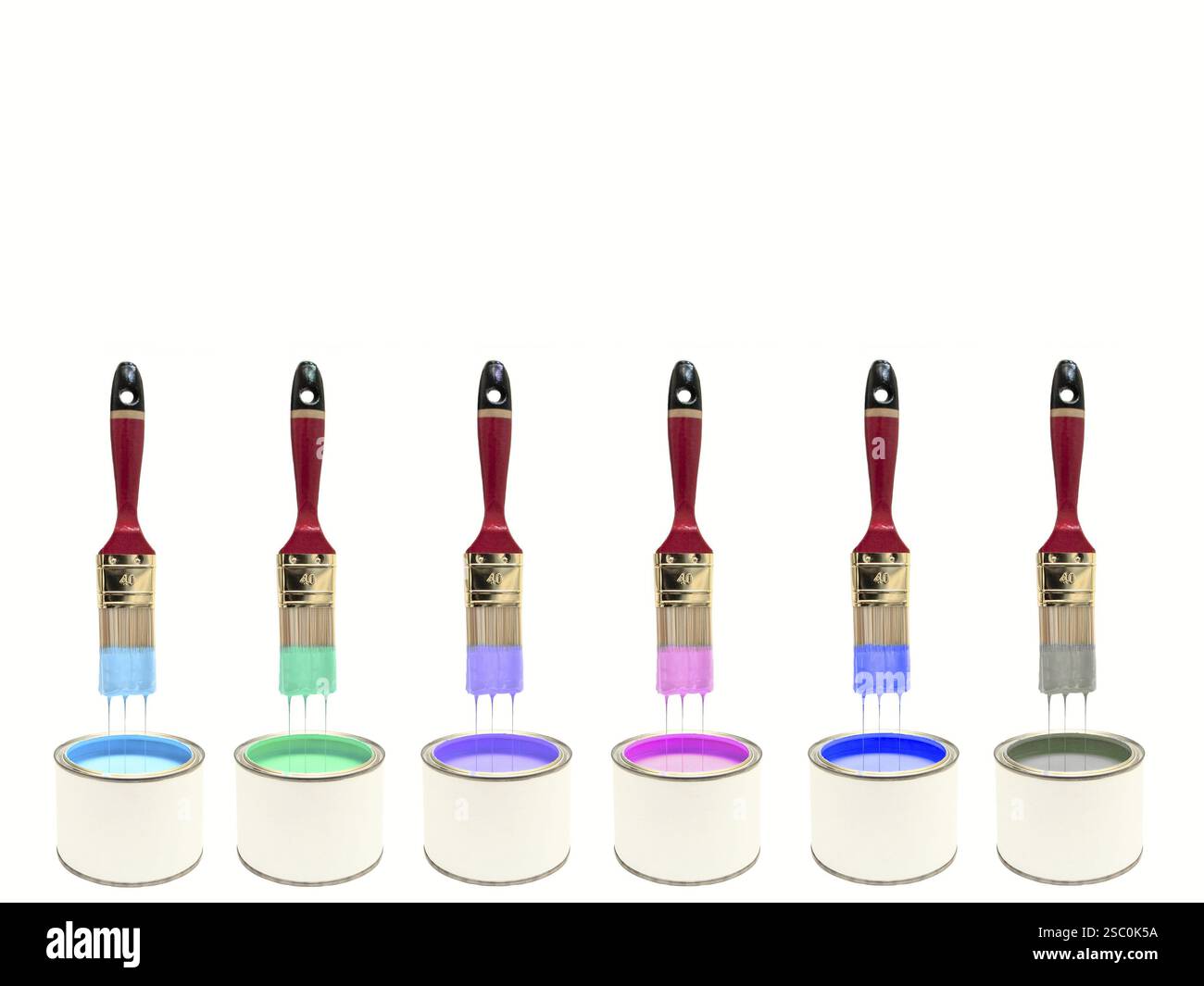 Setole e fila di lattine colorate Foto Stock