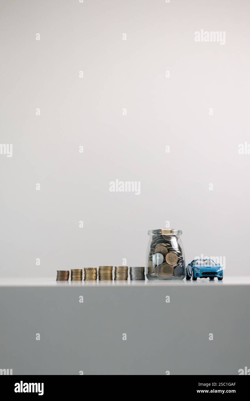 La crescita del concetto di business implica una gestione finanziaria strategica prestiti in denaro investimento banca immobiliare sviluppo economico incoraggiare SAVE buy home CA Foto Stock