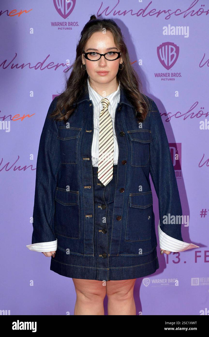 Dilara Aylin Ziem bei der Premiere des Kinofilms Wunderschöner im Zoo Palast. Berlin, 04.02.2025 foto:XM.xBehrensx/xFuturexImagex wunderschoener_5203 Foto Stock