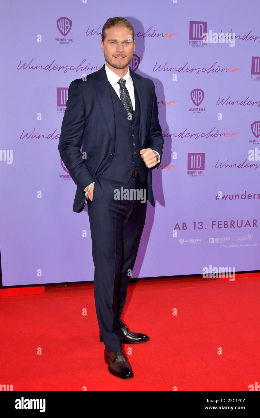 Rurik Gislason bei der Premiere des Kinofilms Wunderschöner im Zoo Palast. Berlino, 04.02.2025 *** Rurik Gislason alla prima del film Wunderschöner allo Zoo Palast Berlin, 04 02 2025 foto:XM.xBehrensx/xFuturexImagex wunderschoener_5216 Foto Stock