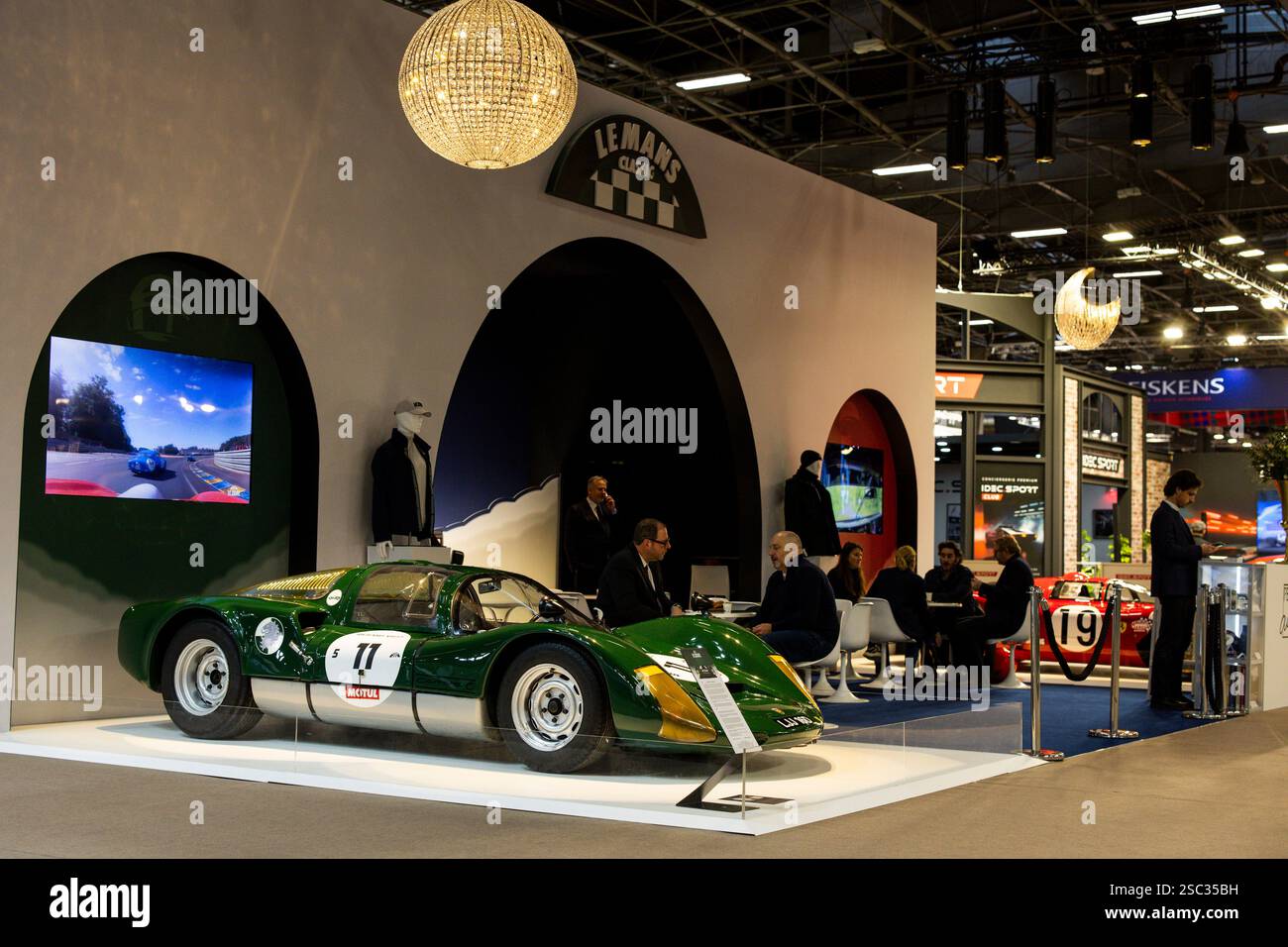 Parigi, Francia. 5 febbraio 2025. Porsche 906 durante il Retromobile motorshow 2025 all'Expo di Parigi porte de Versailles, dal 5 al 9 febbraio 2025 a Parigi, Francia - Photo Julien Delfosse/DPPI Credit: DPPI Media/Alamy Live News Foto Stock